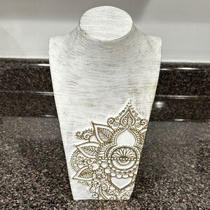 White and Gold Decorative Necklace Stand